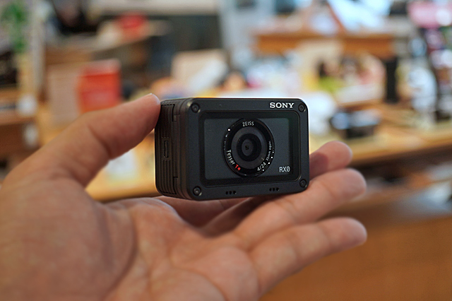限定新品plus SONY RX0（DSC-RX0）付属品完備 未使用に近い デジタルカメラ