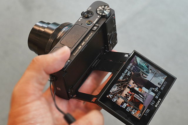 デジタルスチルカメラ「RX100VII（RX100M7）」を、ソニーストアで触ってきたレビュー（後編）。メニューをチェックしたらそれは最新のデジタル一眼 カメラαとまるで同じレベルまでになっていた。 - ソニーが基本的に好き。|スマホタブレットからカメラまで情報満載