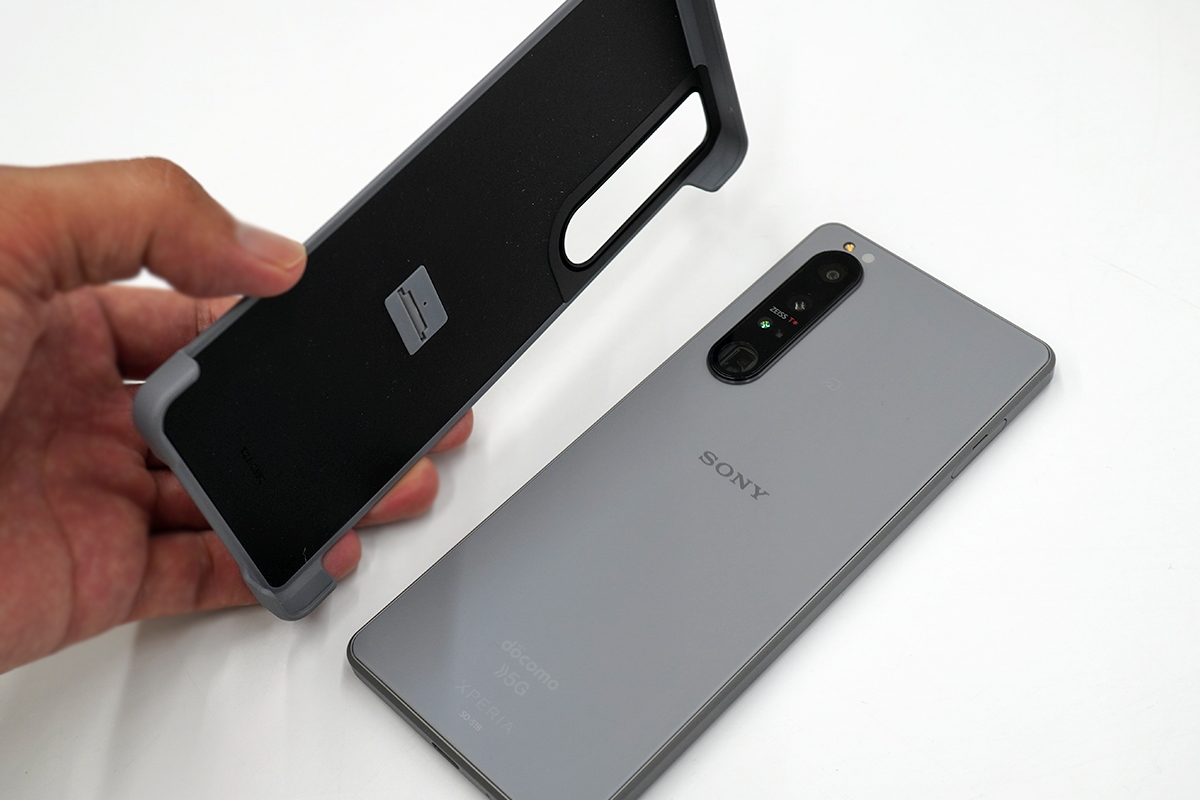 Xperia 1 III」用に、ソニー純正のXperia 1 III Style Cover with ...