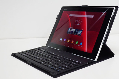 Xperia Z2 Tablet」専用のケース付きBluetoothキーボード「BKC50」を 